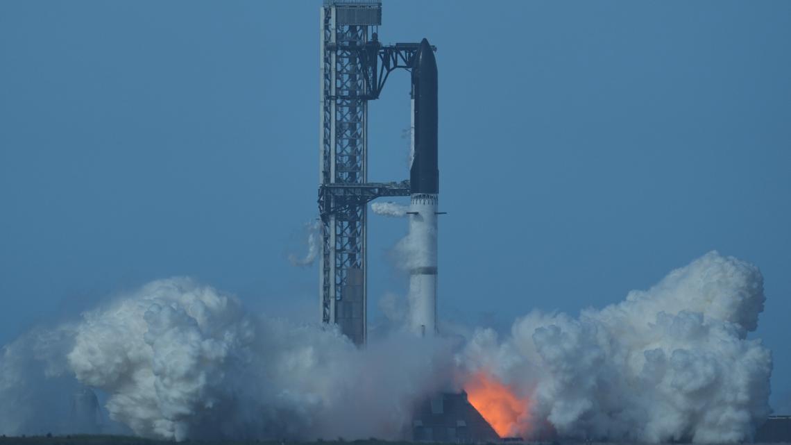 SpaceX Starship launch aborted on the pad at the last moment due to engine trouble