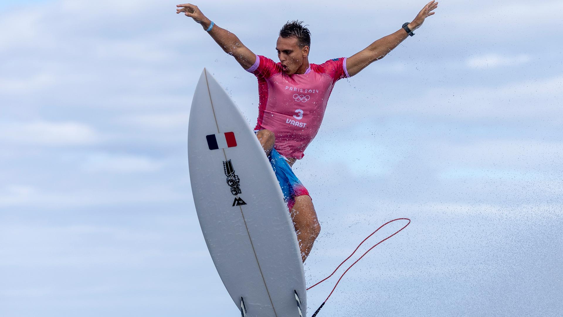 How photographers are capturing Olympic surfing