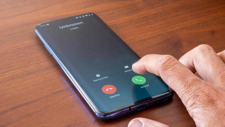 FTC warns of scam calls threatening to deactivate your phone number