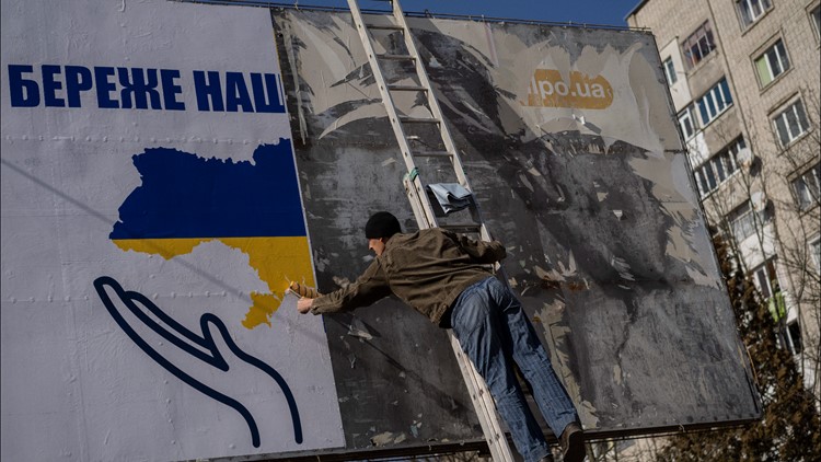 Patriotic tattoos, billboards surge in popularity for Ukrainians Patriotic tattoos, billboards surge in popularity for Ukrainians