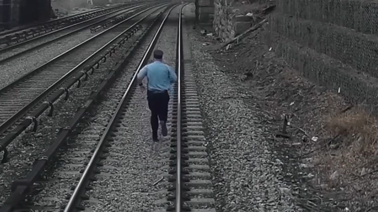 WATCH: Railroad workers rescue 3-year-old from tracks in New York