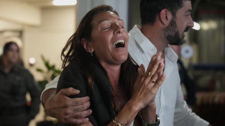Pilot stabs fellow pilot on flight to Israel before passengers intervene to stop attack