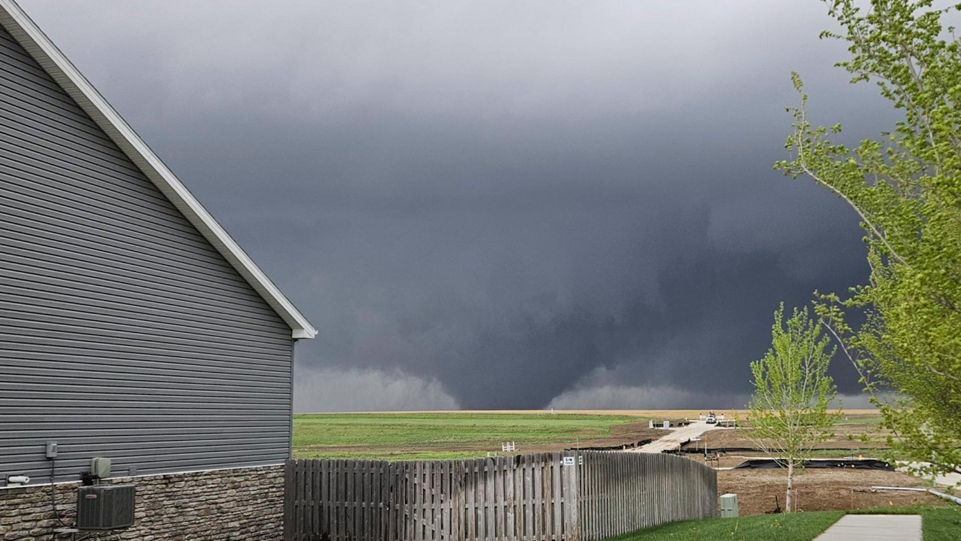 Nebraska tornado: Omaha suburbs suffer severe damage | rocketcitynow.com