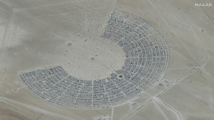 Thousands of Burning Man attendees trapped as flooding shuts down festival entrance