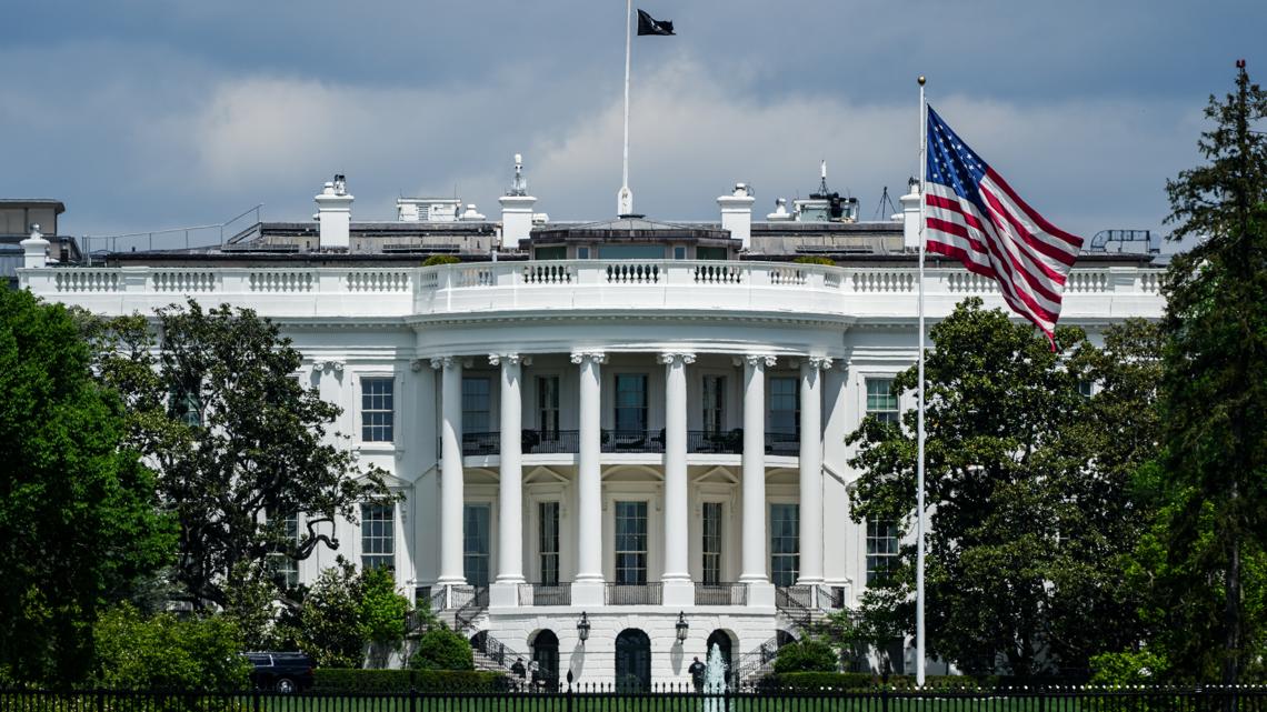 Gunman dead, bystander wounded after Secret Service responded to shots fired near White House