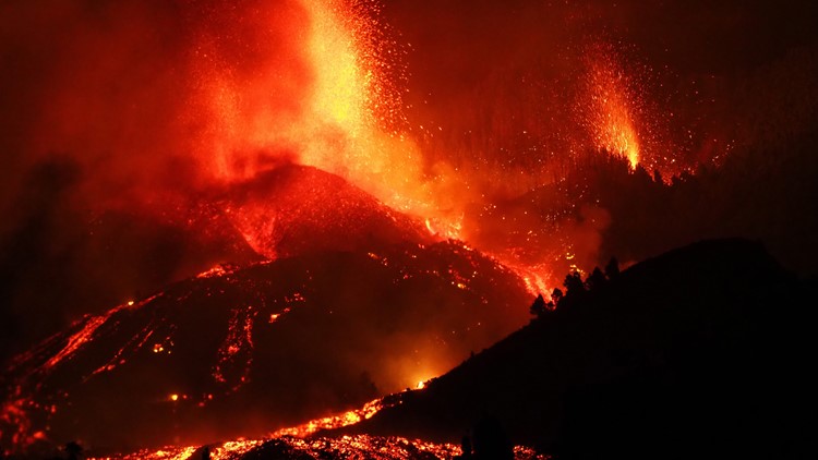 Lava from Spanish volcano destroys 100 homes, heads toward sea Lava from Spanish volcano destroys 100 homes, heads toward sea