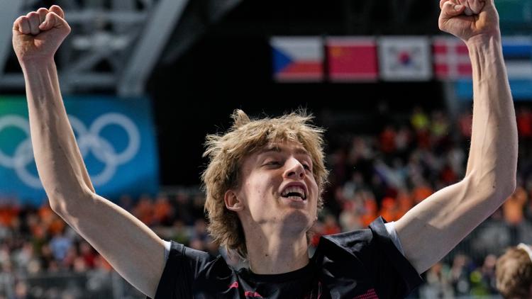 Teenager wins Olympic gold in speedskating's longest distance