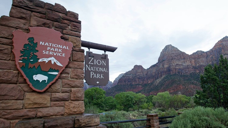 Wanita yang mendaki di Taman Zion Utah meninggal, suaminya dirawat di rumah sakit