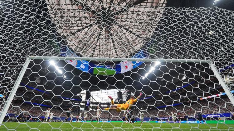Performers revealed for World Cup closing ceremony