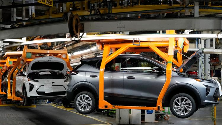 GM to invest $4 billion to shift some production from Mexico to the US
