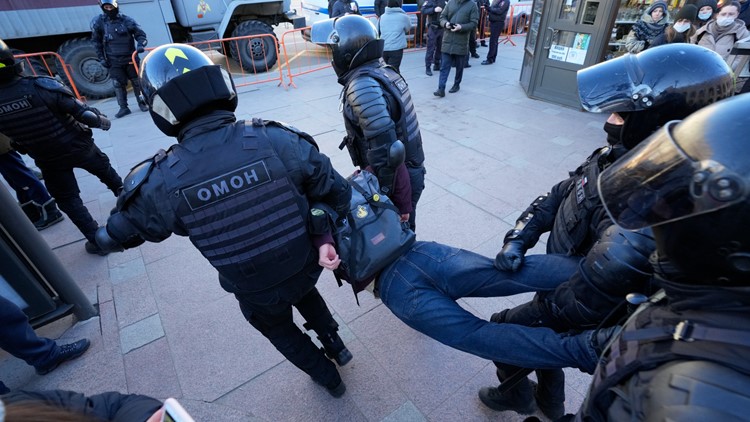 Russians hold anti-war rallies amid ominous threats by Putin