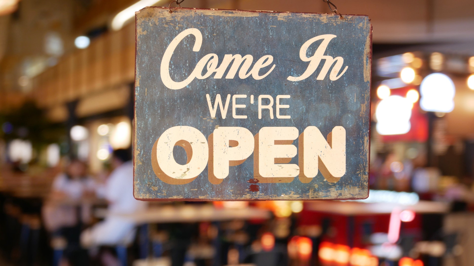 Which grocery stores are open on Thanksgiving? wqad com