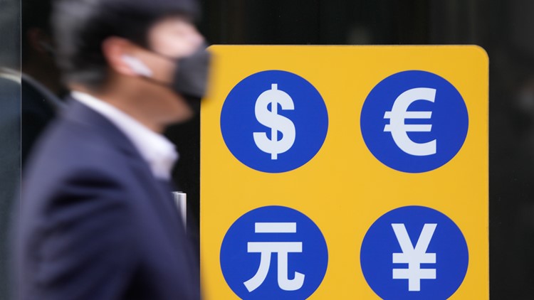 Stocks slide, S&P 500 down more than 10% from recent high Stocks slide, S&P 500 down more than 10% from recent high