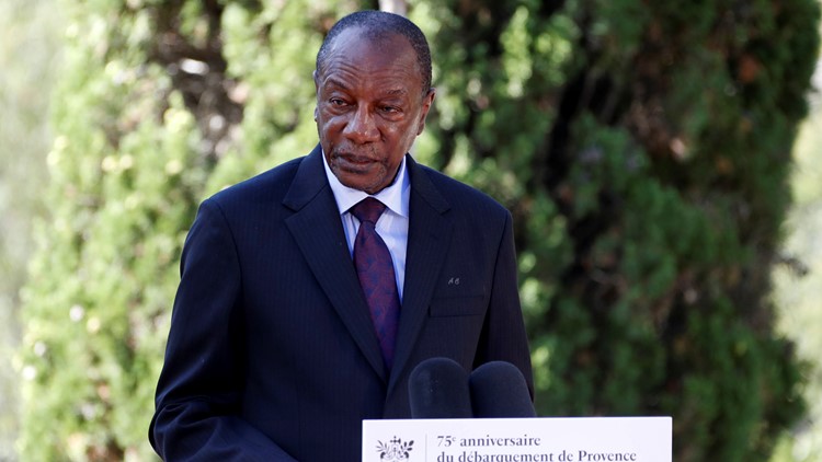 Army colonel on Guinean TV says govt dissolved, borders shut