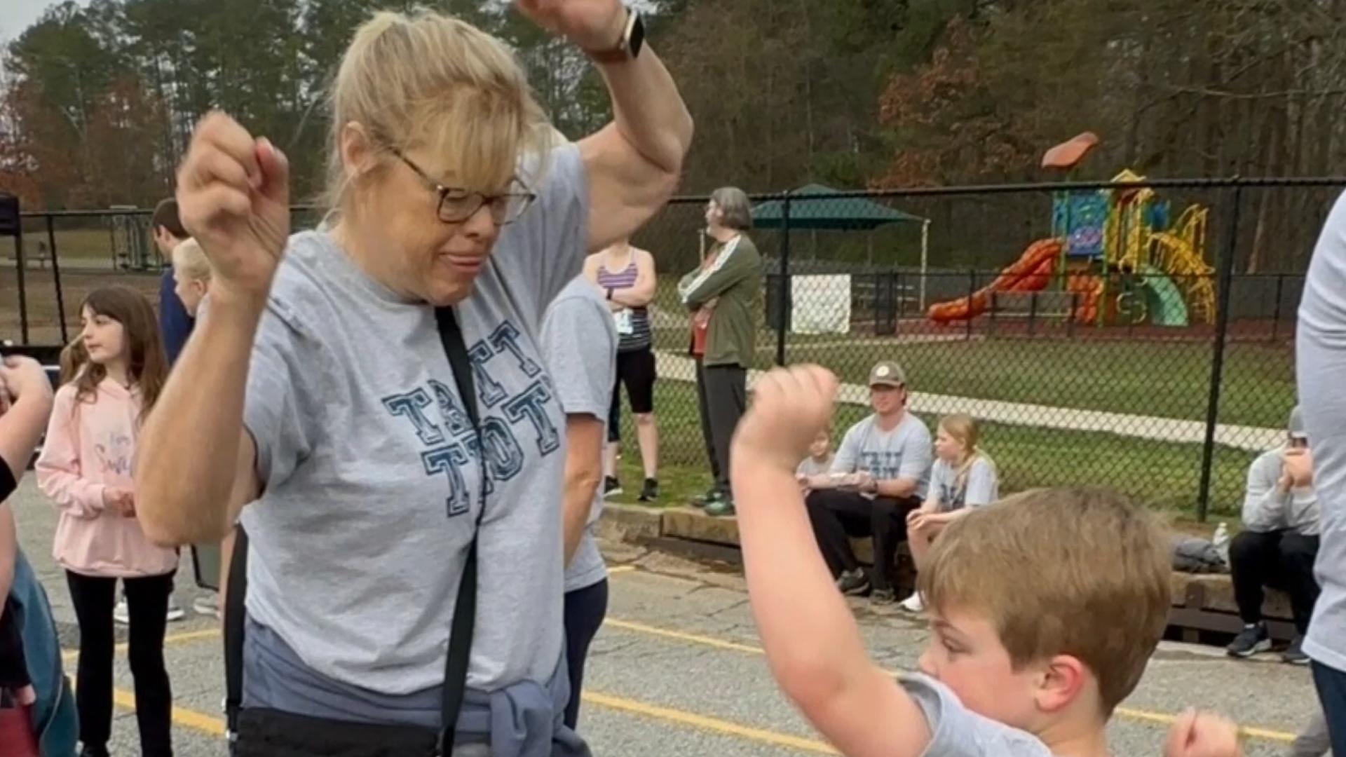 Mosquito Pattern Georgia grandmother in ICU after contracting West Nile Virus from ...