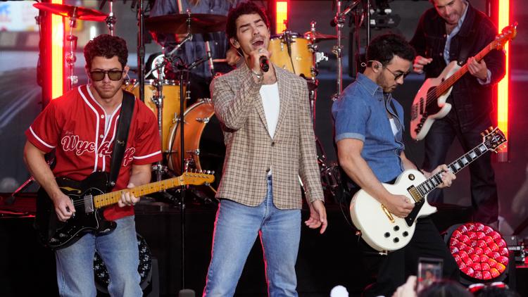 Jonas Brothers announce 45-city tour. See full list of concert dates