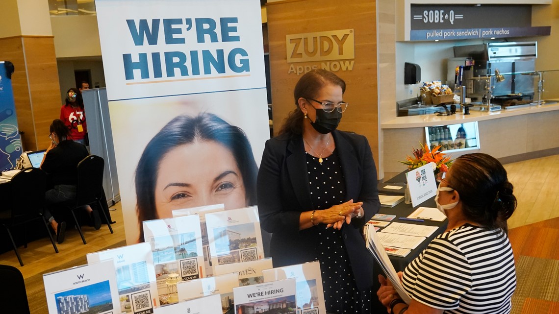 US unemployment drops to 3.9% to end 2021 - Vimarsana News