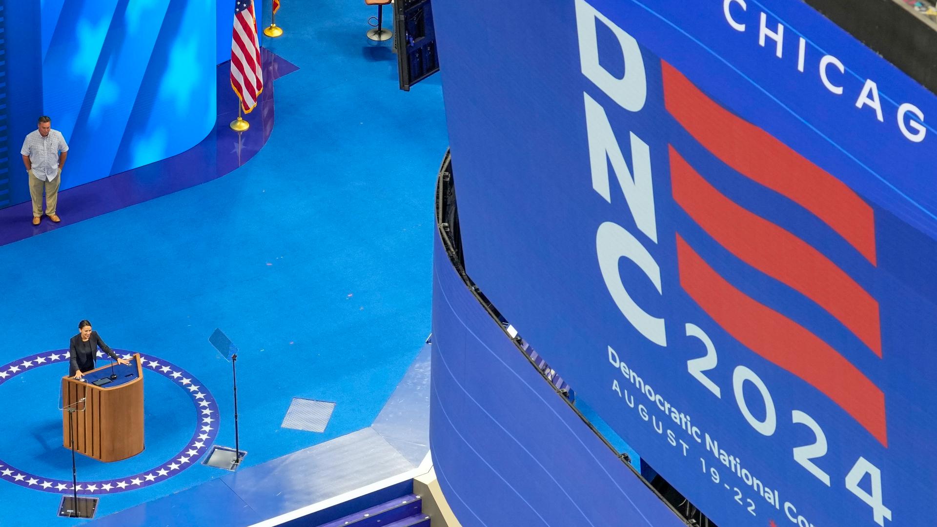 Democratic national convention schedule: Who is speaking tonight ...