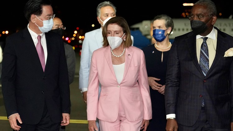 House Speaker Pelosi arrives in Taiwan, defying Beijing