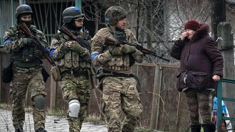 Ukraine sees openings as Russia fixed on besieged Mariupol