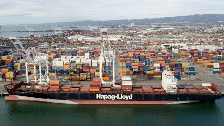 Ship anchored near oil pipeline made unusual movements before rupture