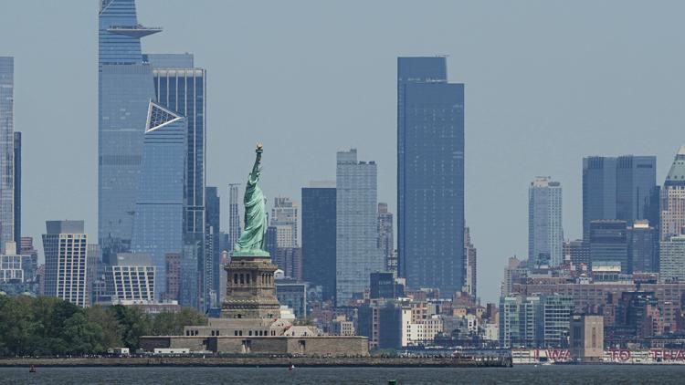 Boat capsizes in New York Harbor, woman and 5-month-old baby die