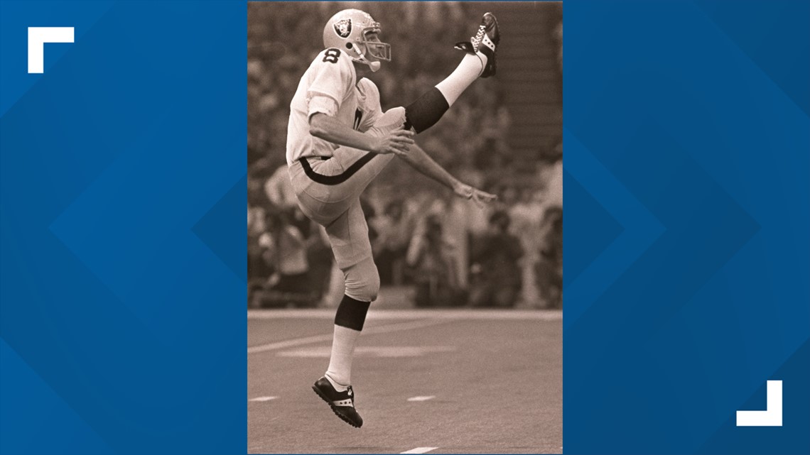 LA/Oakland Raiders legendary punter Ray Guy dies at 72