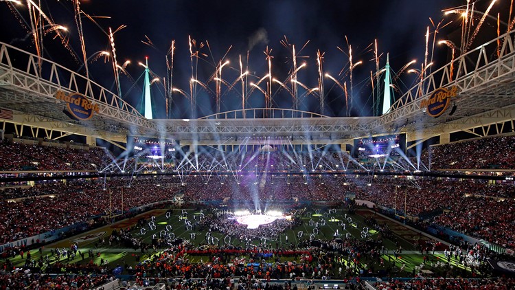 Snoop Dogg, Dr. Dre, Mary J. Blige, Eminem and Kendrick Lamar bring  California heat to Super Bowl LVI halftime show - ABC News