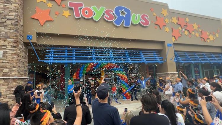 Toys'R'Us plans 120 new standalone stores across US for holiday season