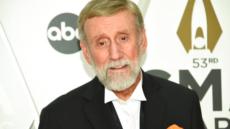 Country star Ray Stevens breaks his neck in a fall