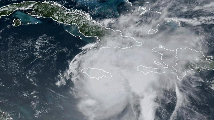 Hurricane Beryl headed west after slamming Jamaica with Cat 4 winds, heavy rain
