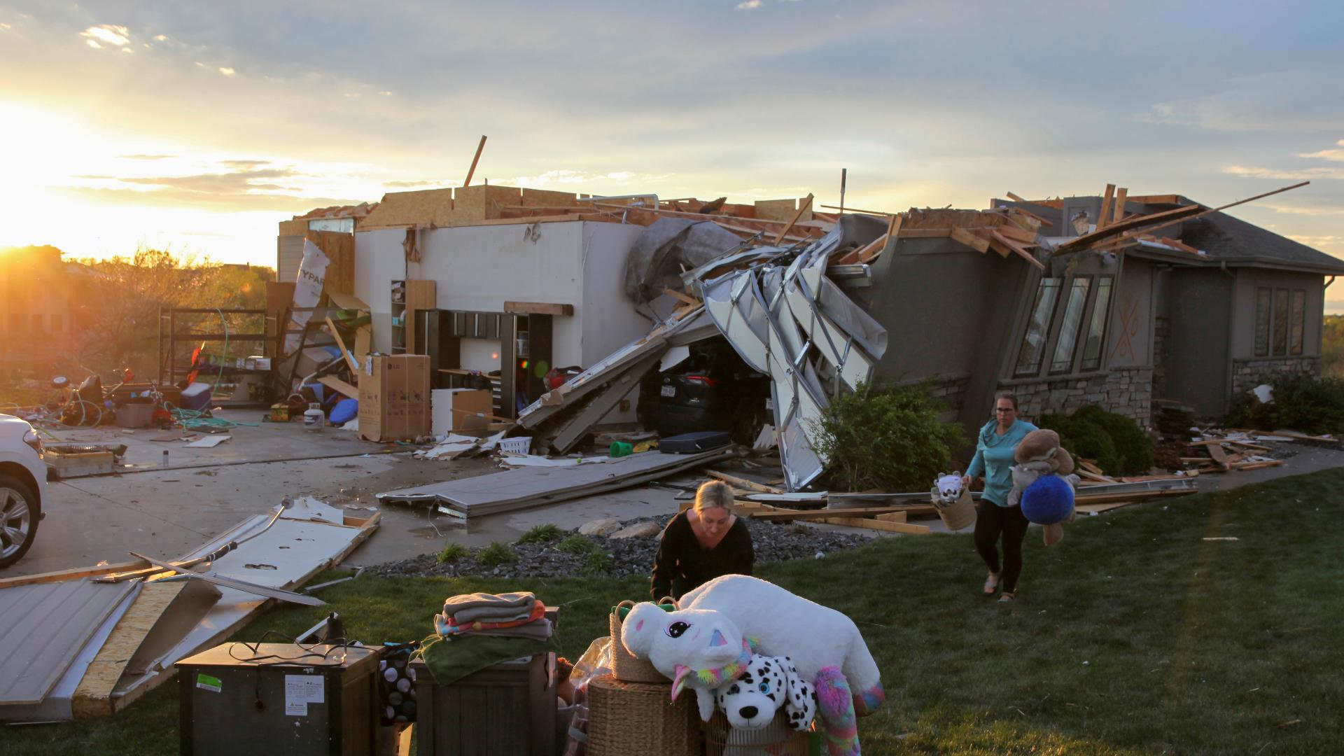 Nebraska Tornado: Omaha Suburbs Suffer Severe Damage | Wthr.com