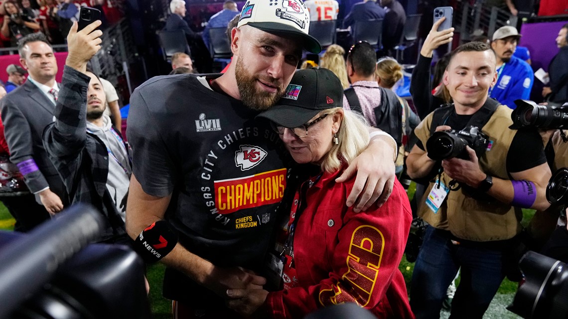 Travis Kelce talks Super Bowl, fight with brother on Late Night
