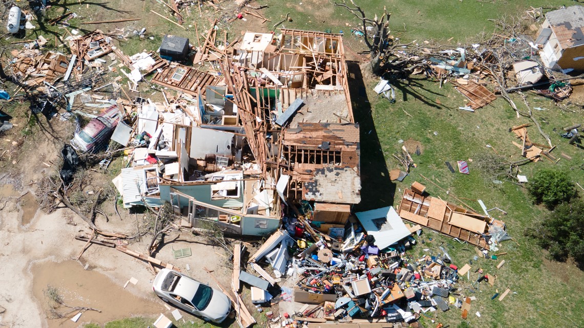 Hundreds of homes destroyed by tornado near Wichita, Kansas | fox43.com