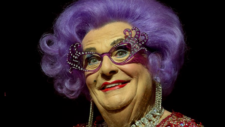 Barry Humphries meninggal: Komedian, pencipta Dame Edna berusia 89 tahun