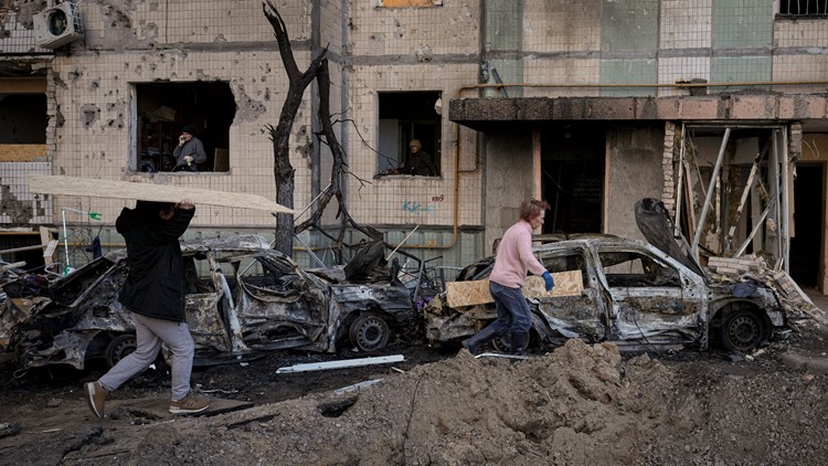 Ukraine says Russia seized relief workers in Mariupol convoy