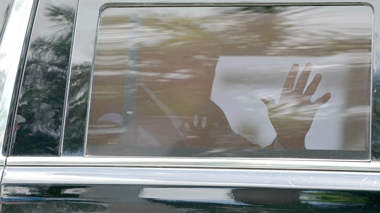 Trump arrives at Miami court for historic appearance over charges he hoarded secret documents Trump arrives at Miami court for historic appearance over charges he hoarded secret documents
