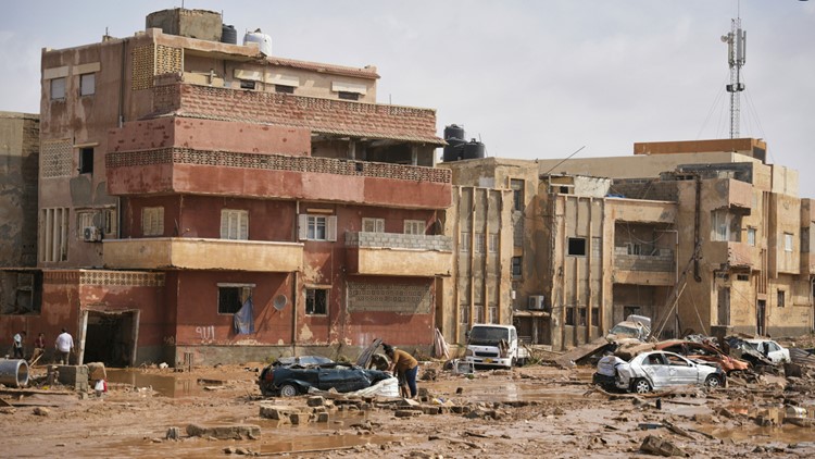 700 people laid to rest after Libya flooding, 10,000 still missing