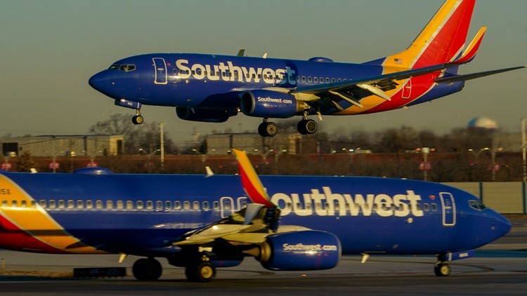 Southwest mendaratkan penerbangan secara nasional di tengah masalah teknis