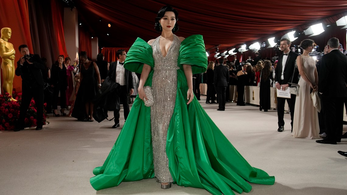 Janelle Monáe Wears a Crystal Hooded Dress to the 2020 Oscars