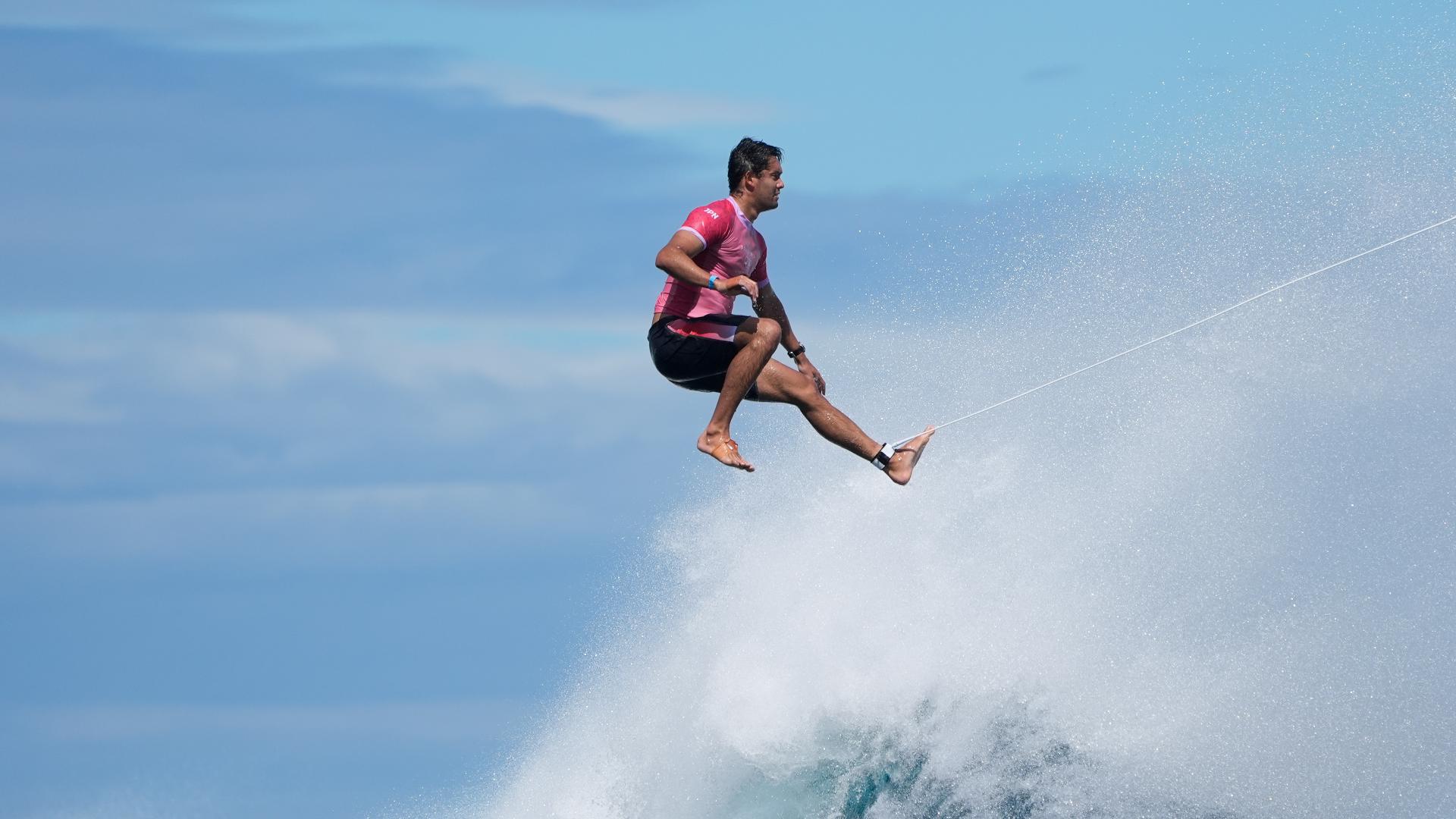 How photographers are capturing Olympic surfing | wnep.com