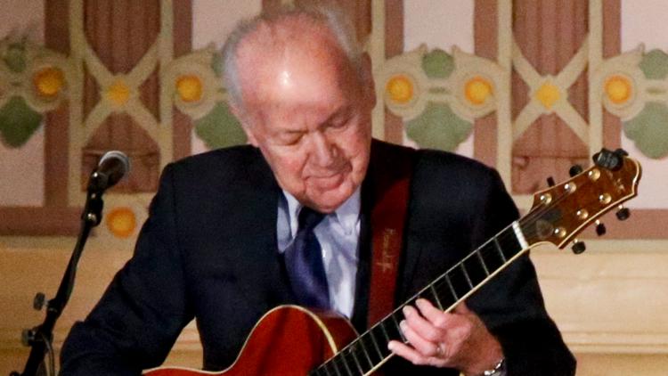 'Mister Rogers' Neighborhood' jazz guitarist Joe Negri dies at 99