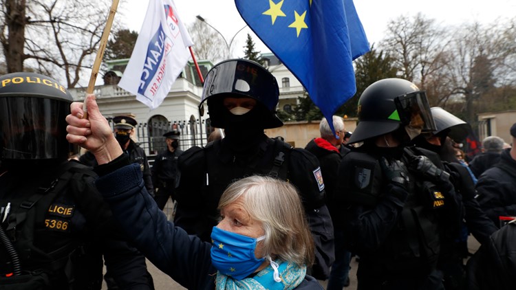 European Union foreign ministers talk amid uproar over Ukraine, Navalny