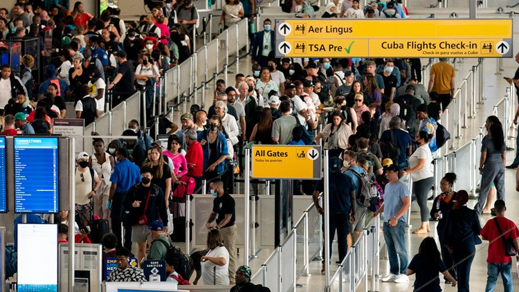 Fourth of July weekend: what to expect at the airport