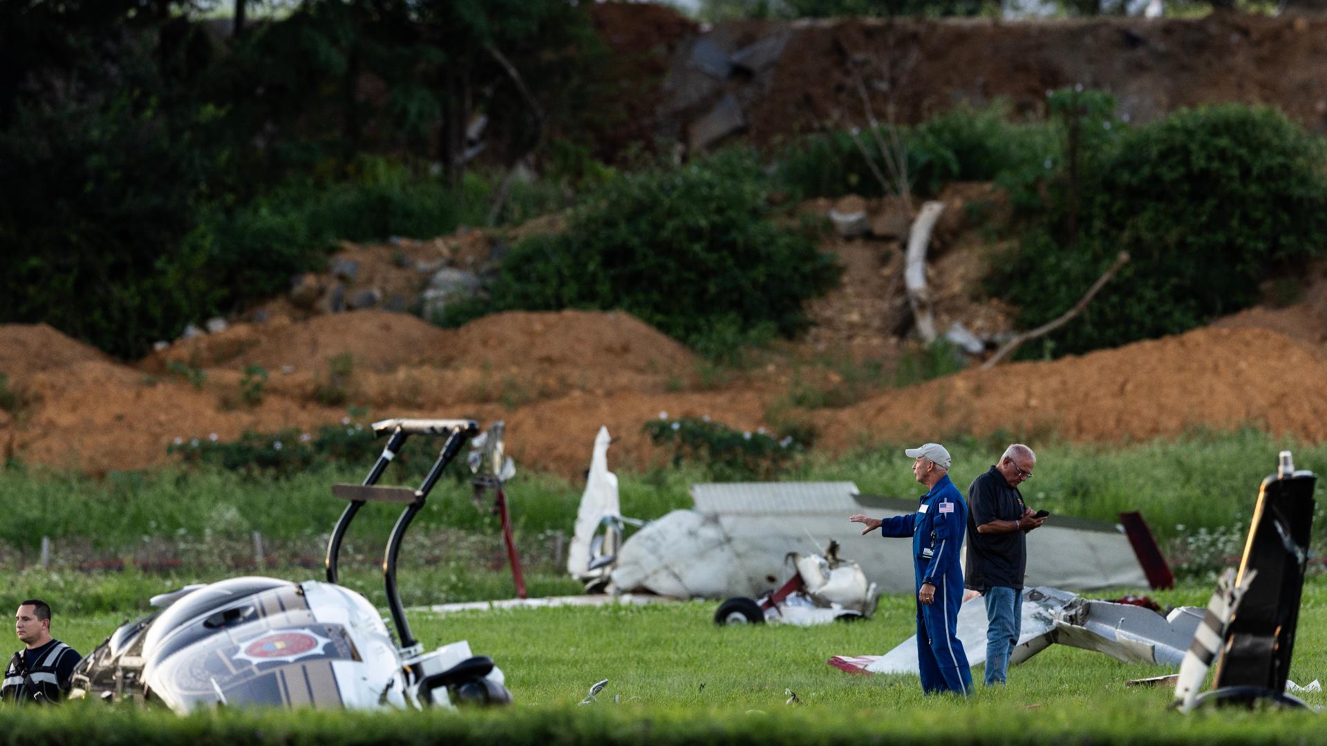 Pennsylvania State Police helicopter, small plane collide mid-air and crash, officials say A Cessna 150 airplane and a Bell 407 helicopter crashed Wednesday evening in Carlisle, Pennsylvania, according to an FAA representative.
