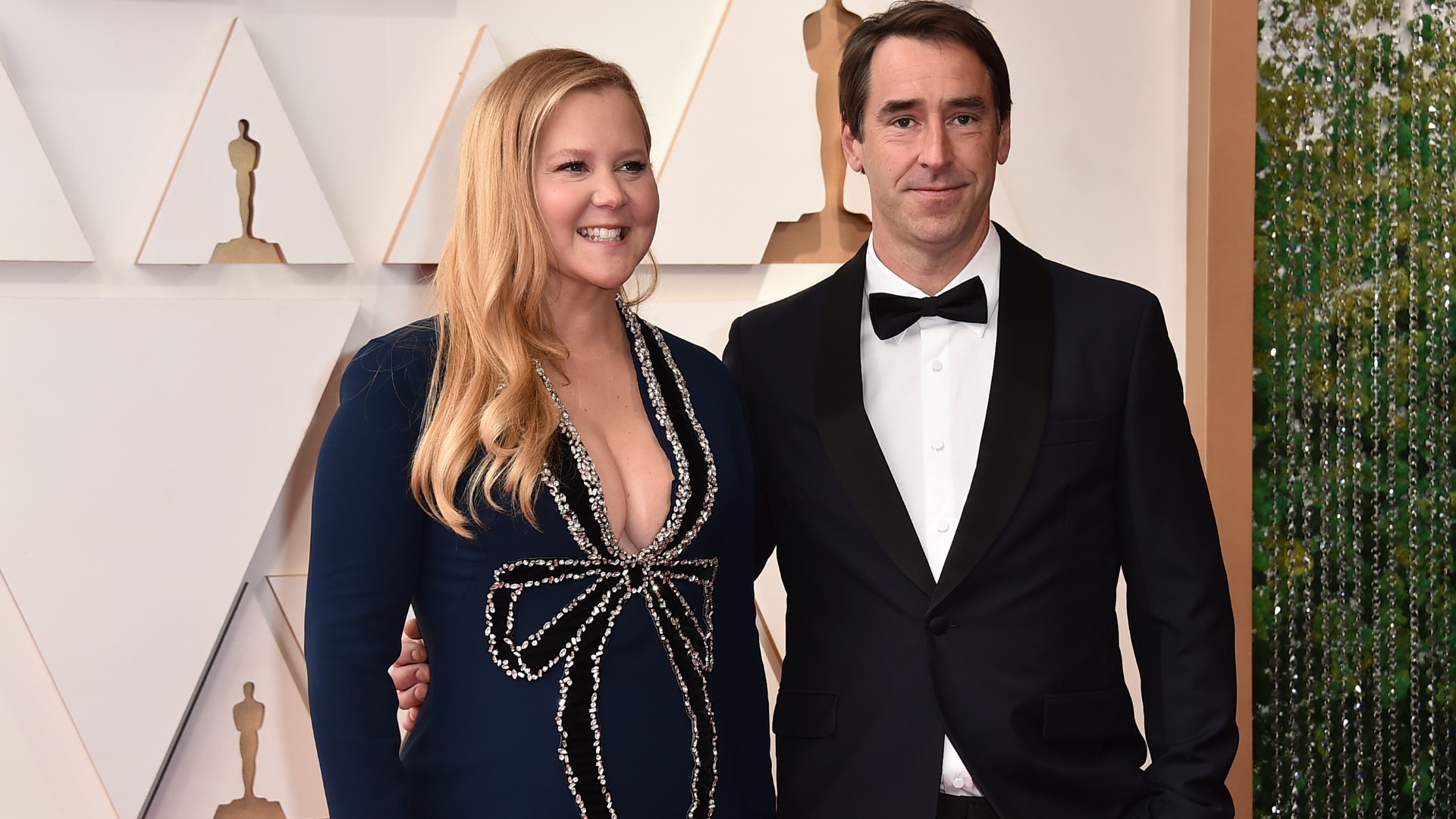 Amy Schumer announces 'amicable' divorce from husband Chris Fischer(02)