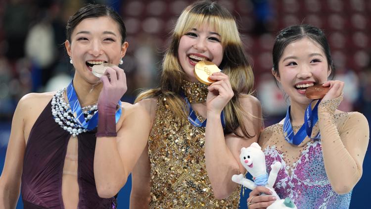 Figure skating medalists from left, Kaori Sakamoto of Japan, Alysa Liu of the U.S., and Ami Nakai of Japan. (AP Photo/Stephanie Scarbrough)
