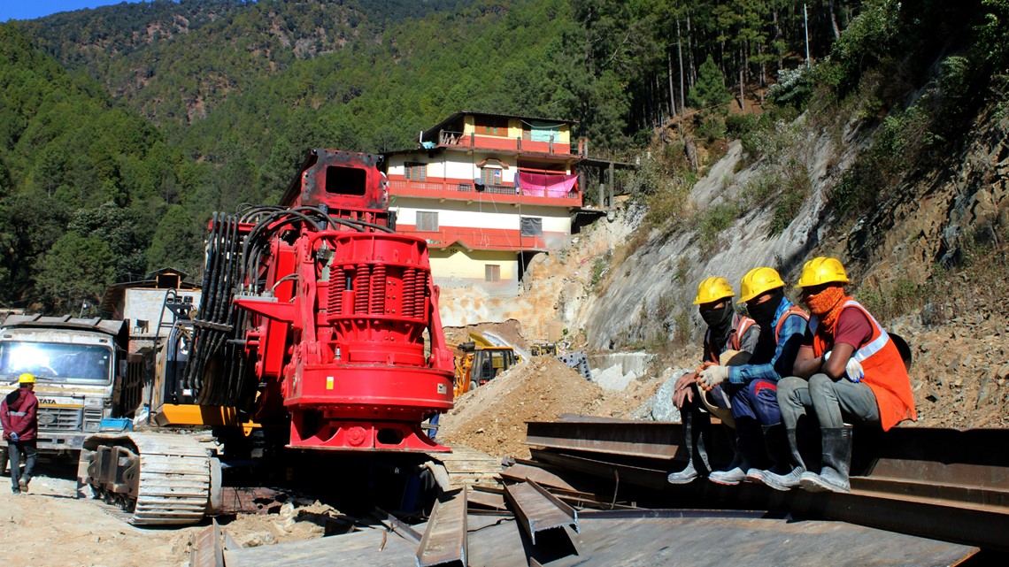 Rescue attempt to get 41 workers stuck in collapsed tunnel halted - Vimarsana News