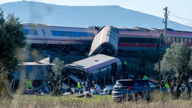 At least 30 killed in crash between 2 trains in Spain, according to media reports