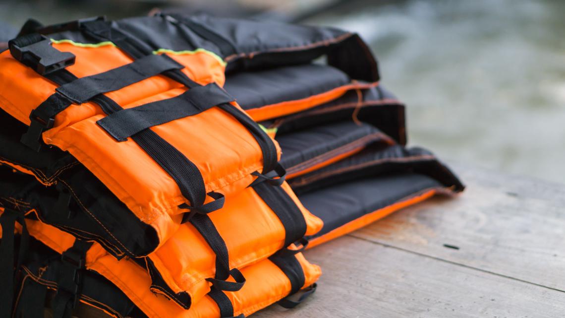 Life jackets save 7 paddleboarding teens in Pennsylvania